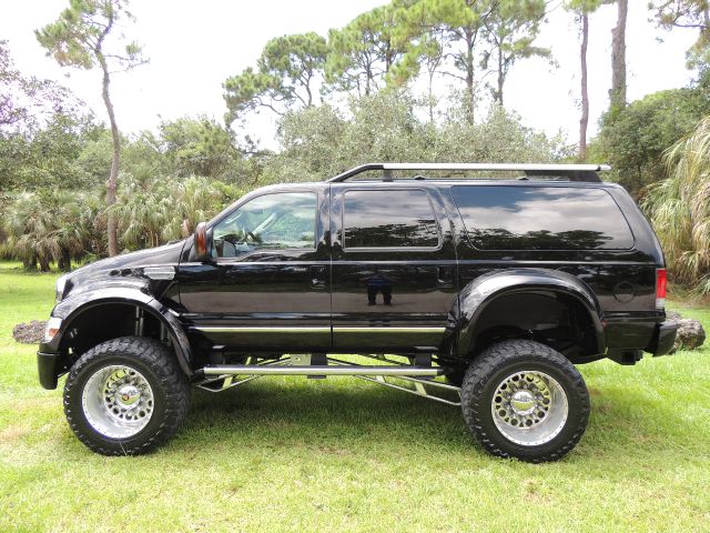 Ford Excursion 2005 photo 1