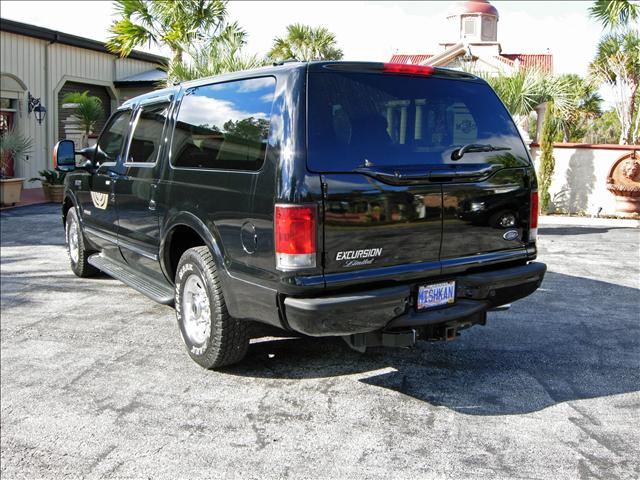 Ford Excursion 2005 photo 1