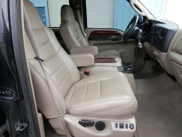 Ford Excursion 2005 photo 8