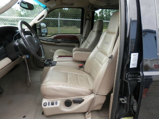 Ford Excursion 2005 photo 9