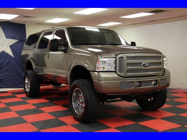 Ford Excursion 2005 photo 1