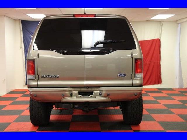 Ford Excursion 2005 photo 2