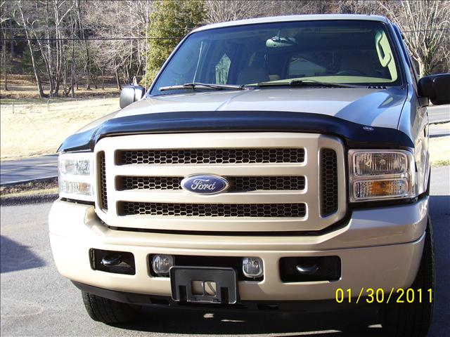 Ford Excursion 2005 photo 1