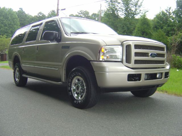 Ford Excursion 2005 photo 3