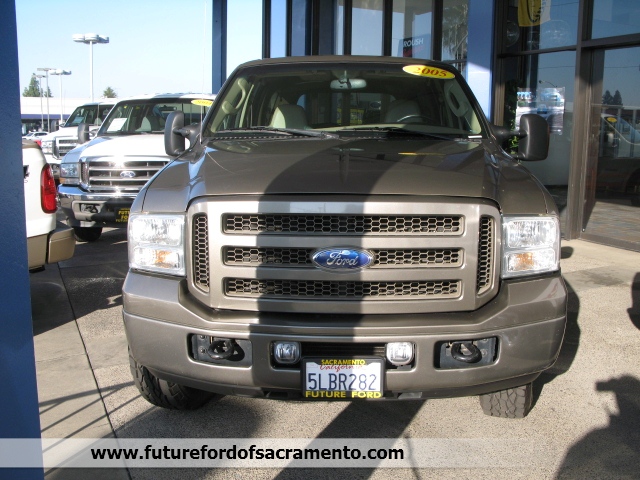 Ford Excursion 2005 photo 1