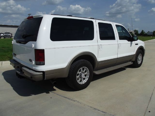 Ford Excursion 2005 photo 1