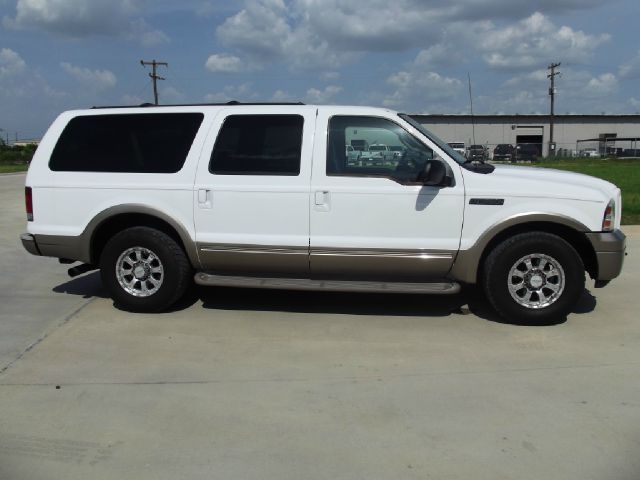 Ford Excursion 2005 photo 2