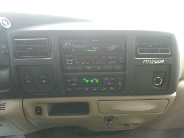 Ford Excursion 2005 photo 2