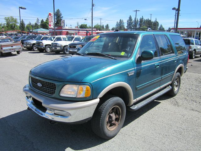 Ford Expedition E320 - Extra Sharp SUV