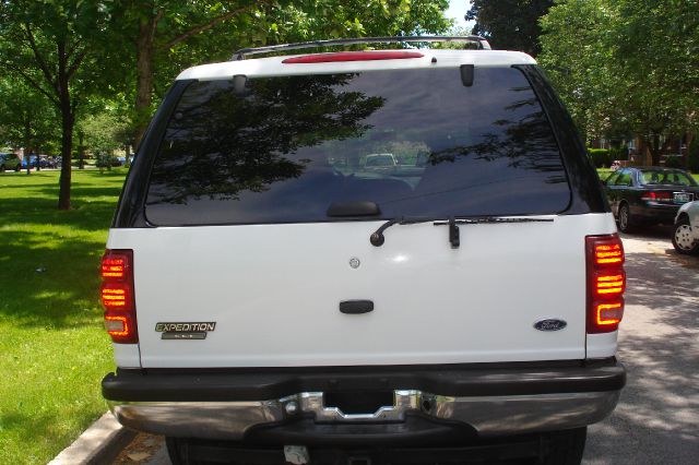 Ford Expedition 1998 photo 18