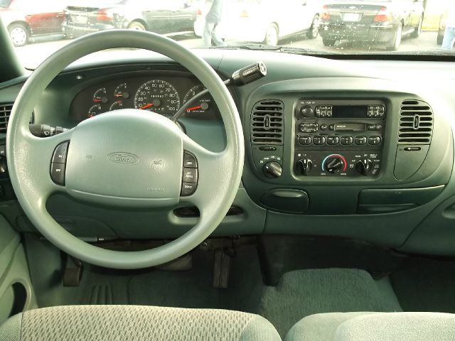 Ford Expedition 1998 photo 5