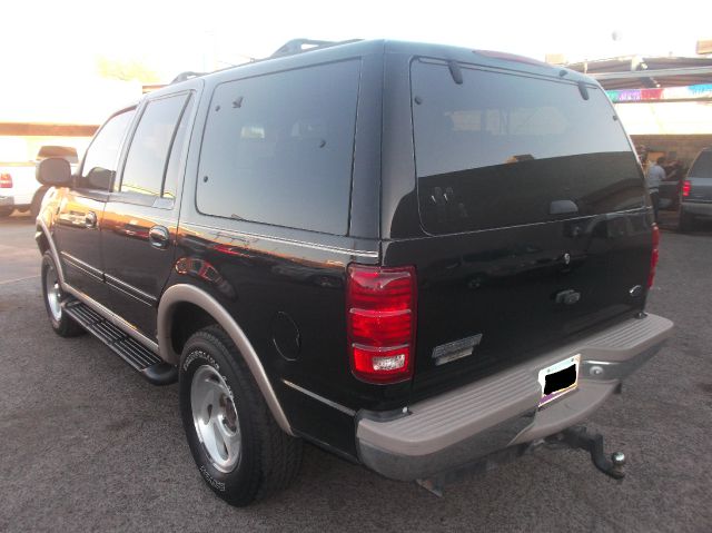 Ford Expedition E320 - Extra Sharp SUV