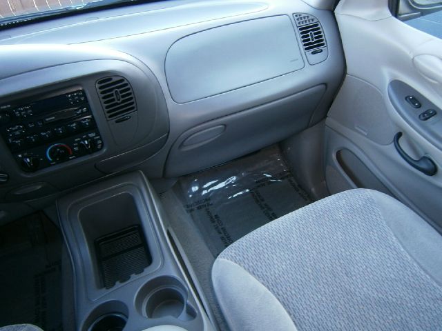 Ford Expedition 1998 photo 29