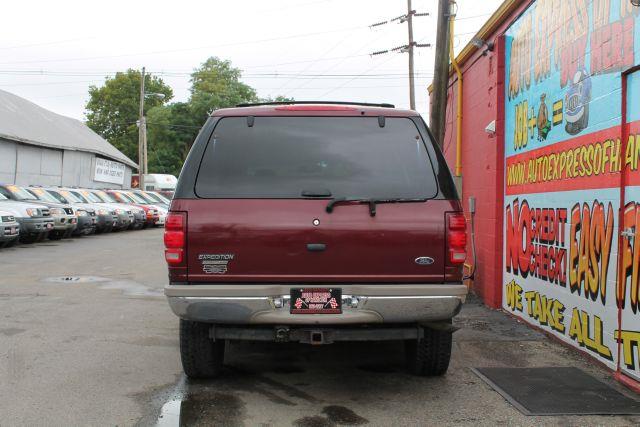 Ford Expedition E320 - Extra Sharp SUV