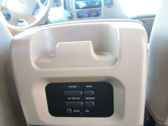 Ford Expedition 2001 photo 2