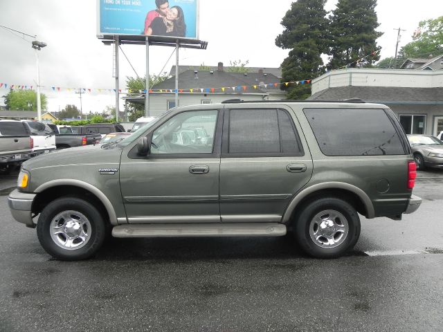 Ford Expedition E320 - Extra Sharp SUV