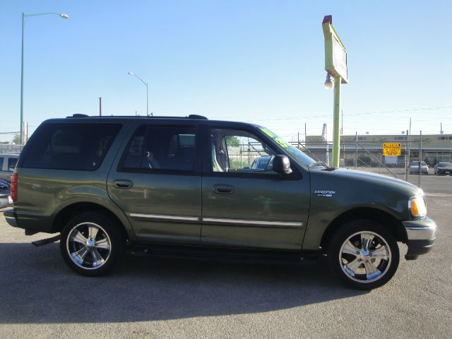 Ford Expedition 2001 photo 3