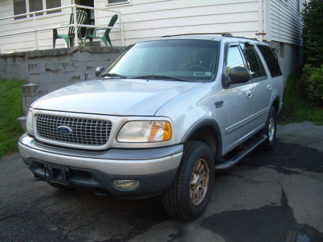 Ford Expedition 2001 photo 2