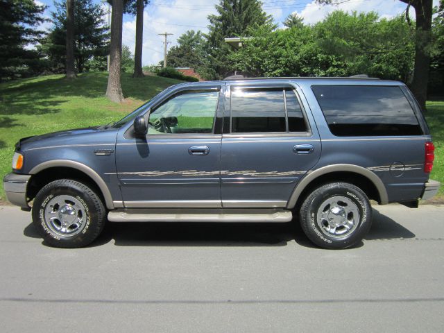 Ford Expedition 2001 photo 2