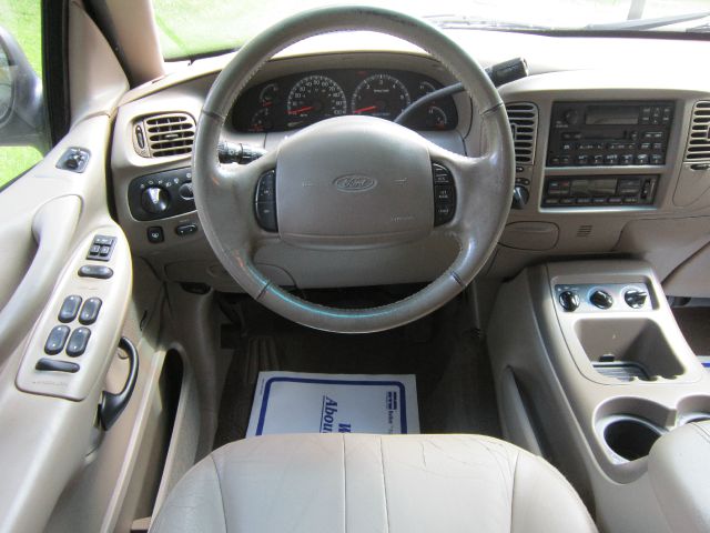 Ford Expedition 2001 photo 4