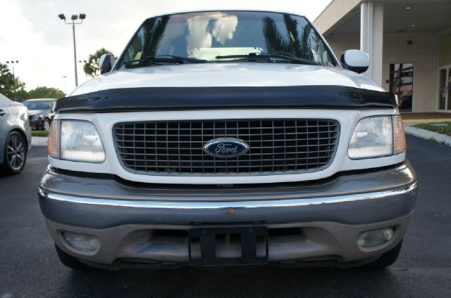 Ford Expedition 2001 photo 30