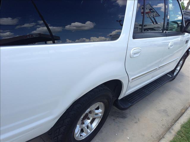 Ford Expedition 2001 photo 3