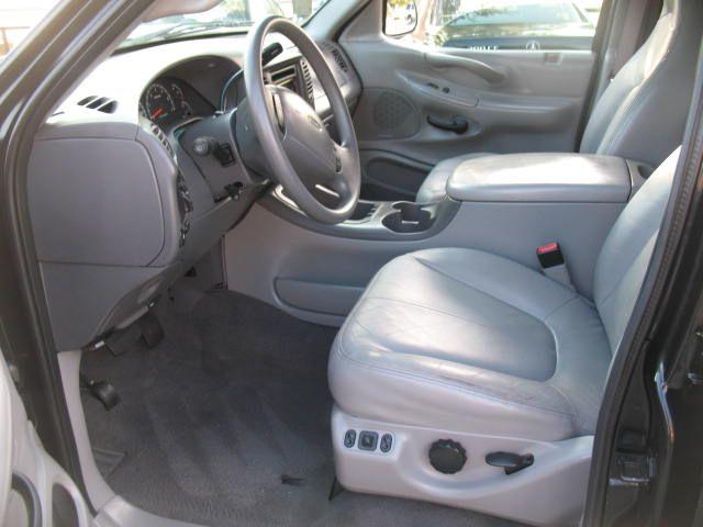 Ford Expedition 2001 photo 1