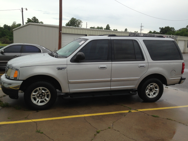 Ford Expedition 2002 photo 2