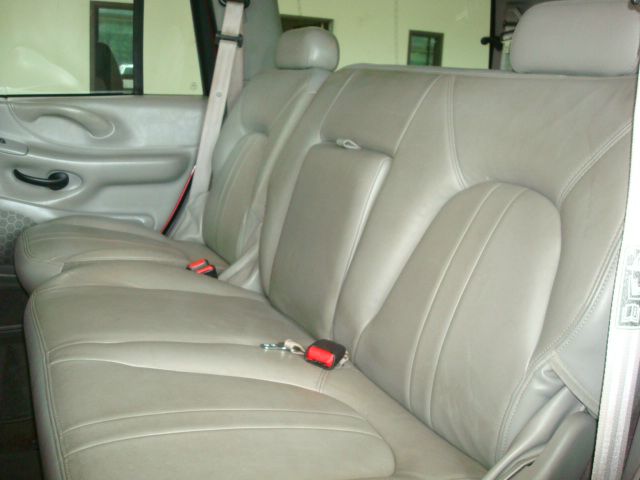 Ford Expedition 2002 photo 3