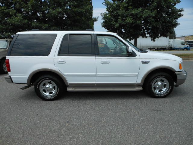 Ford Expedition 2002 photo 1