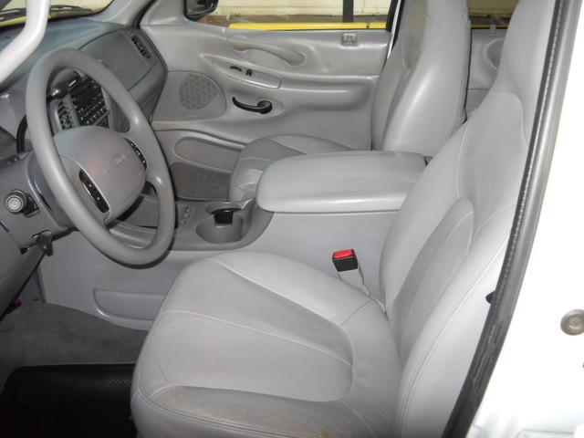 Ford Expedition 2002 photo 4