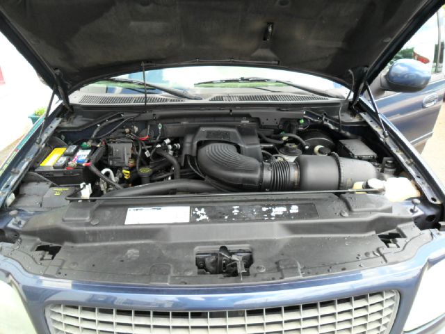 Ford Expedition 2002 photo 12