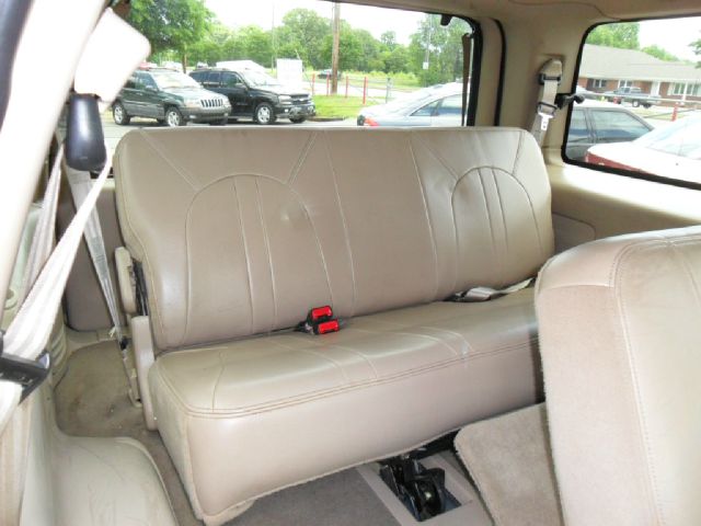 Ford Expedition 2002 photo 26