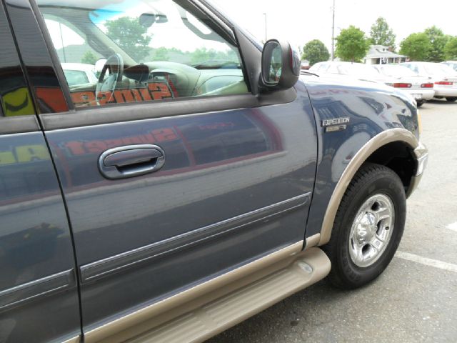 Ford Expedition 2002 photo 27