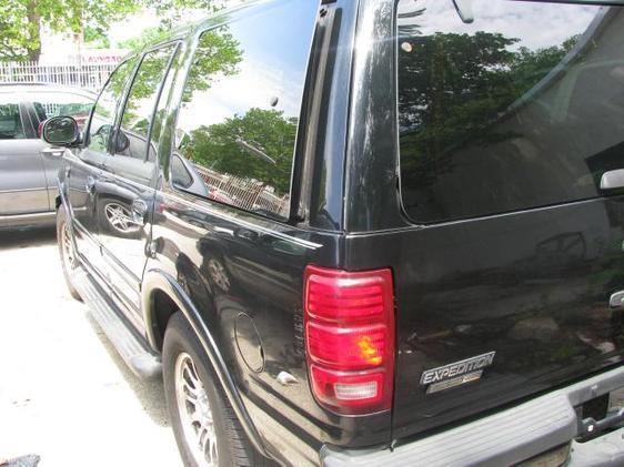 Ford Expedition 2002 photo 3