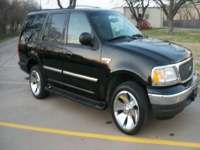 Ford Expedition 2002 photo 2