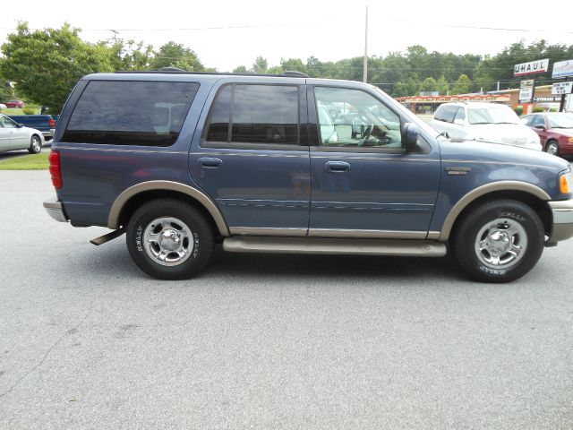 Ford Expedition 2002 photo 1