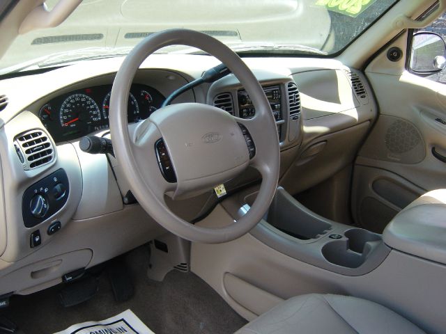 Ford Expedition 2002 photo 6