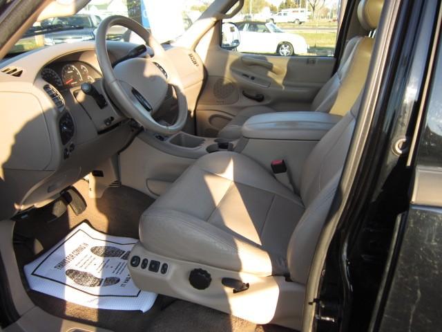 Ford Expedition 2002 photo 3