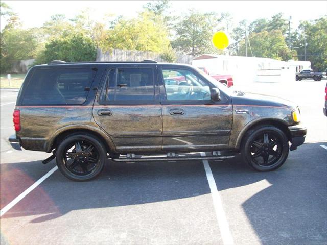 Ford Expedition 2002 photo 2