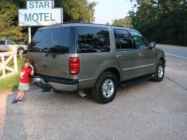 Ford Expedition 2002 photo 2