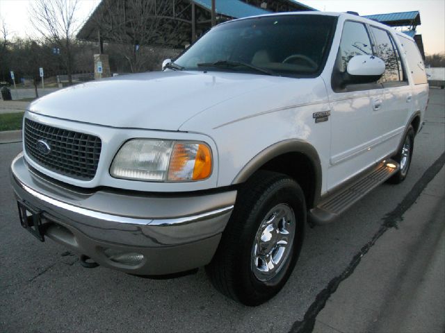 Ford Expedition 2002 photo 2