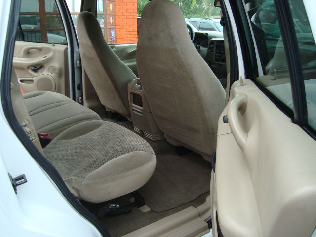 Ford Expedition 2002 photo 12