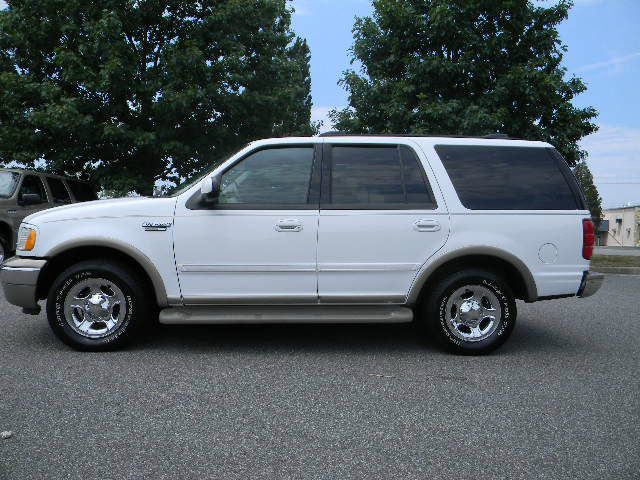 Ford Expedition 2002 photo 3