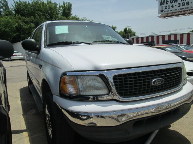 Ford Expedition 2002 photo 2