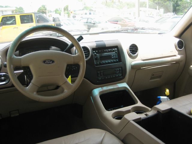 Ford Expedition 2003 photo 1