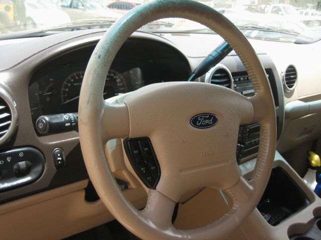 Ford Expedition 2003 photo 4