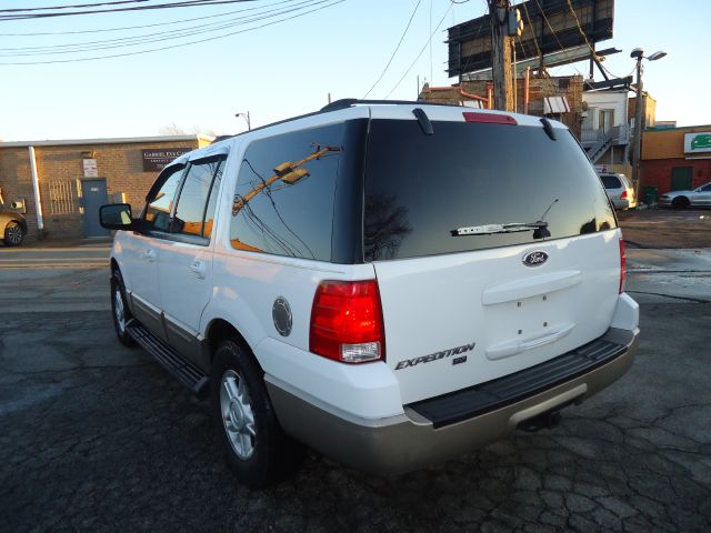 Ford Expedition MOON BOSE Quads SUV