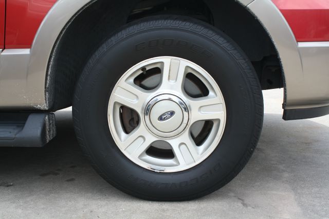 Ford Expedition 2003 photo 2