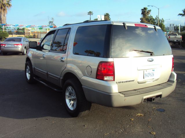 Ford Expedition 2003 photo 2